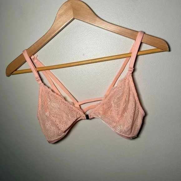 La vie en rose peachy lace front close bralette m - Picture 2 of 4